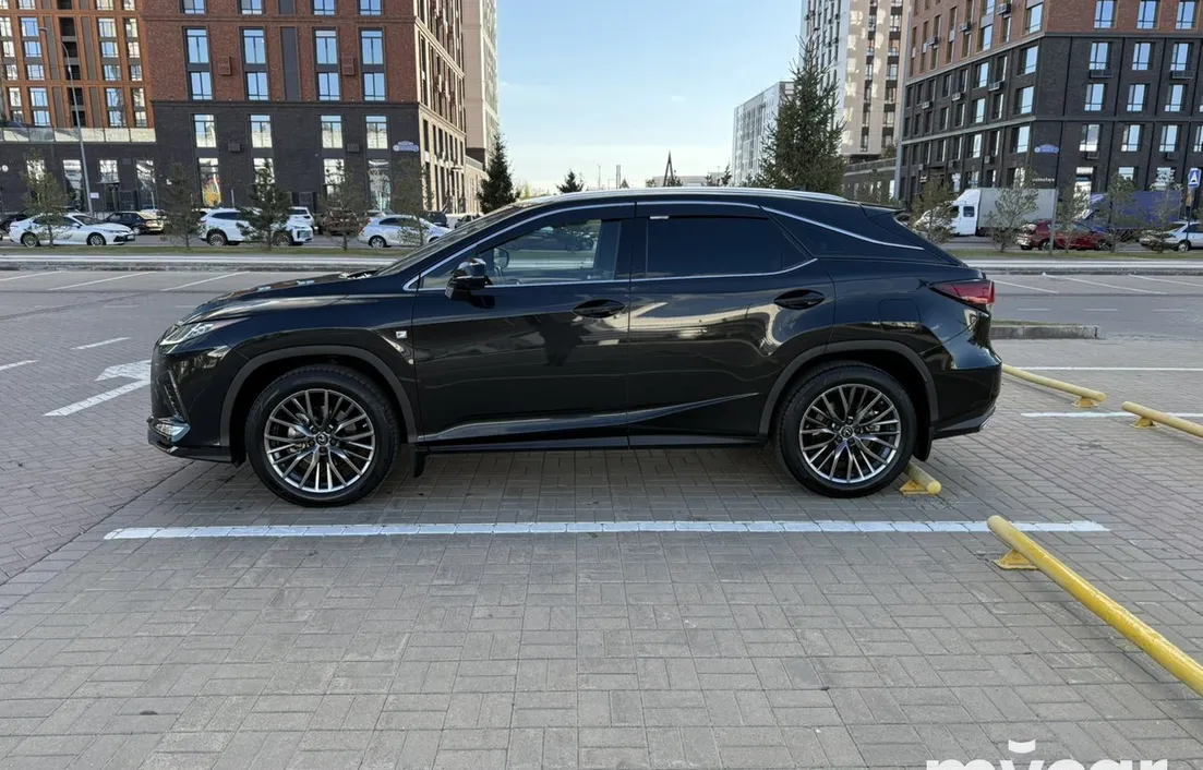 Lexus RX 2021