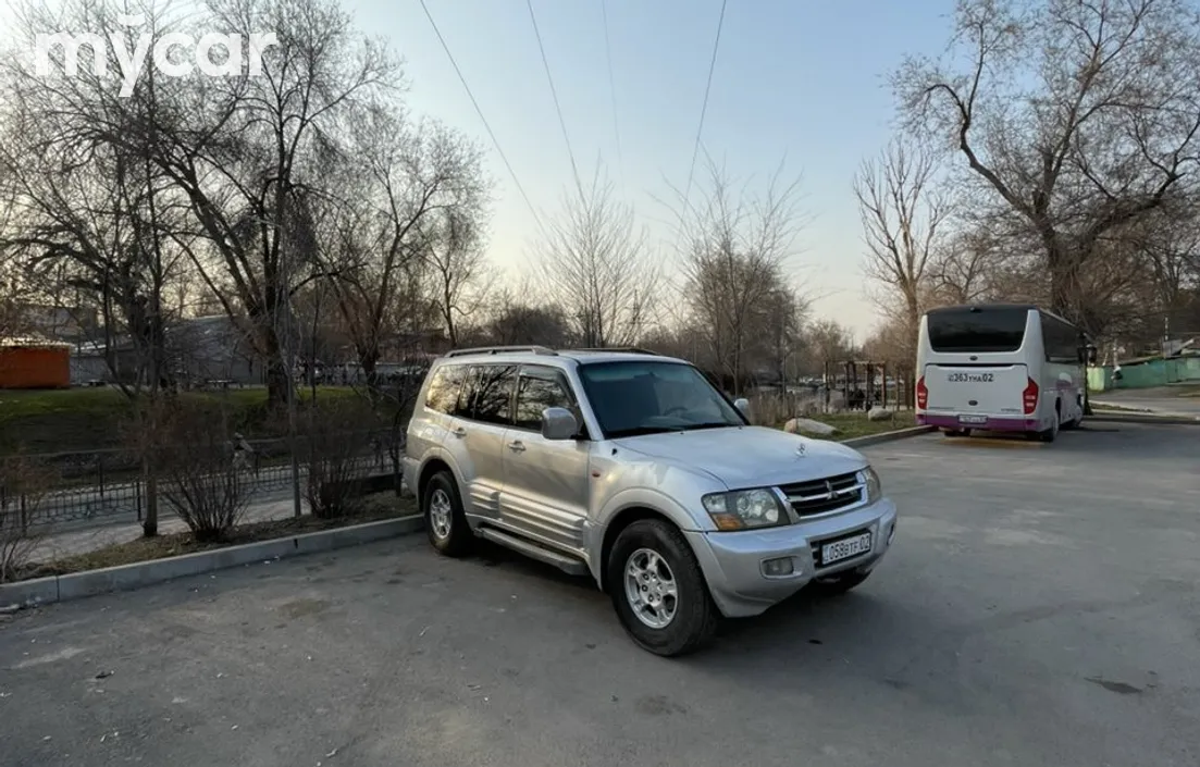 Mitsubishi Pajero 2002