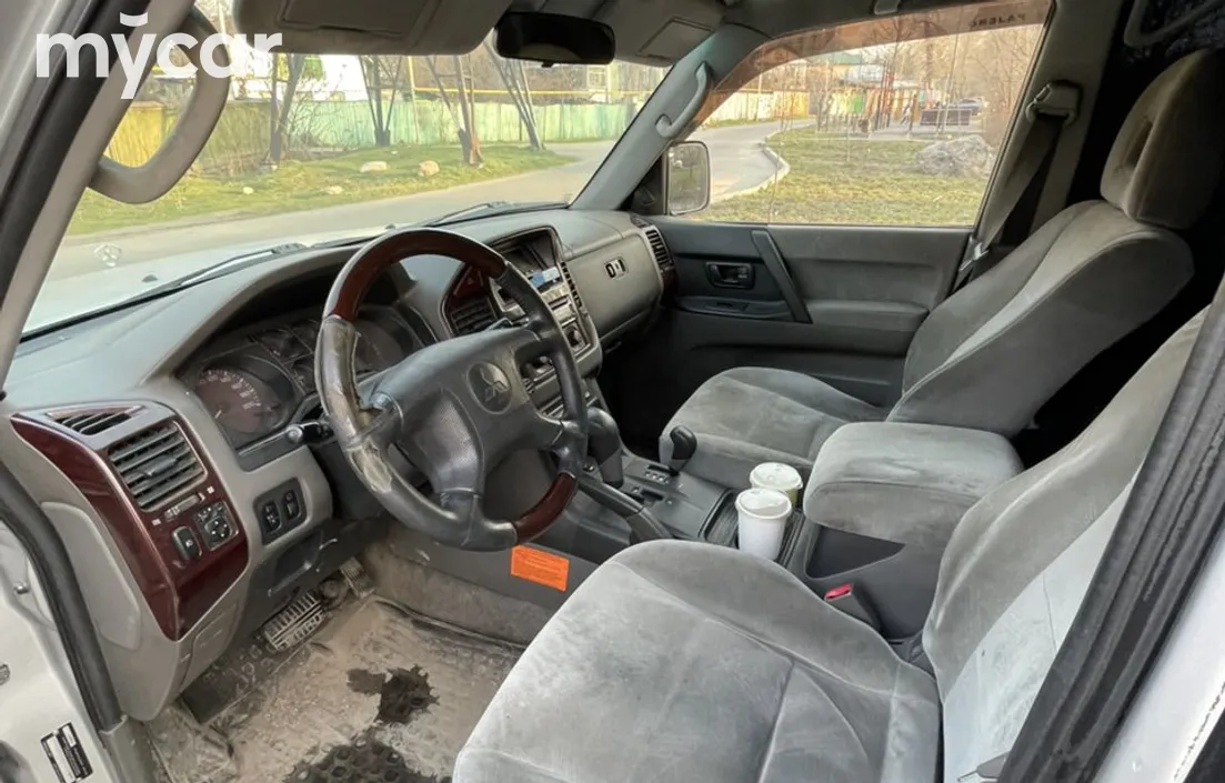 Mitsubishi Pajero 2002