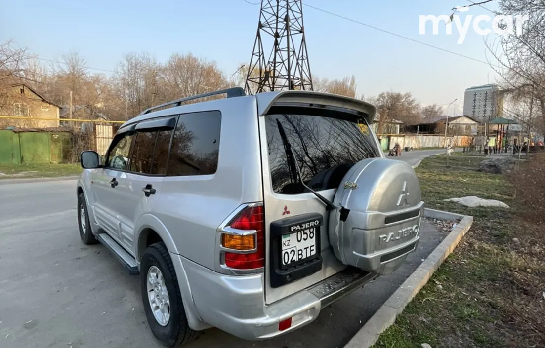 Mitsubishi Pajero 2002