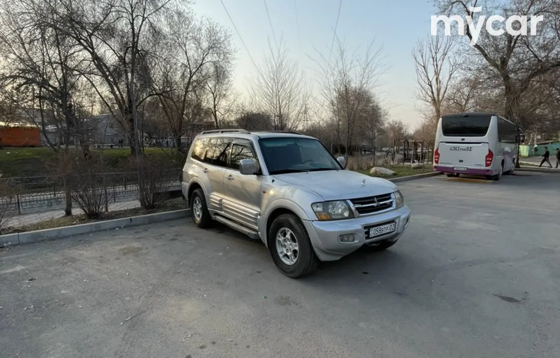 Mitsubishi Pajero 2002