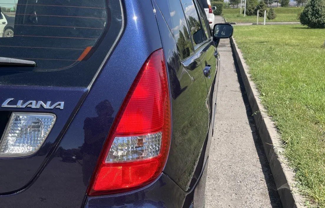 Suzuki Liana 2004