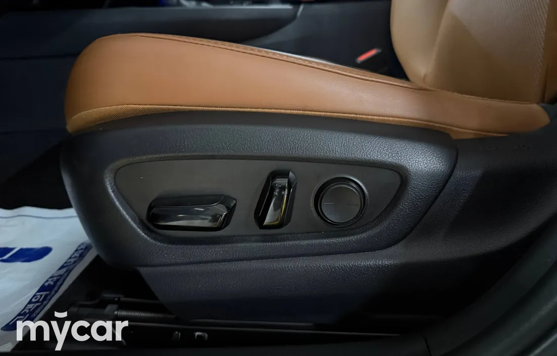 Lexus UX 2020