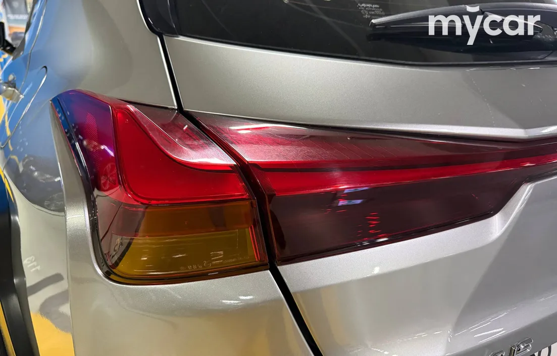 Lexus UX 2020