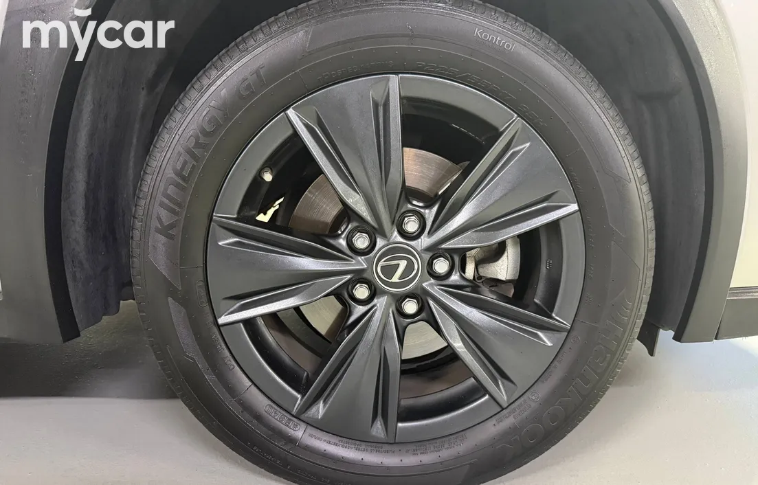 Lexus UX 2020