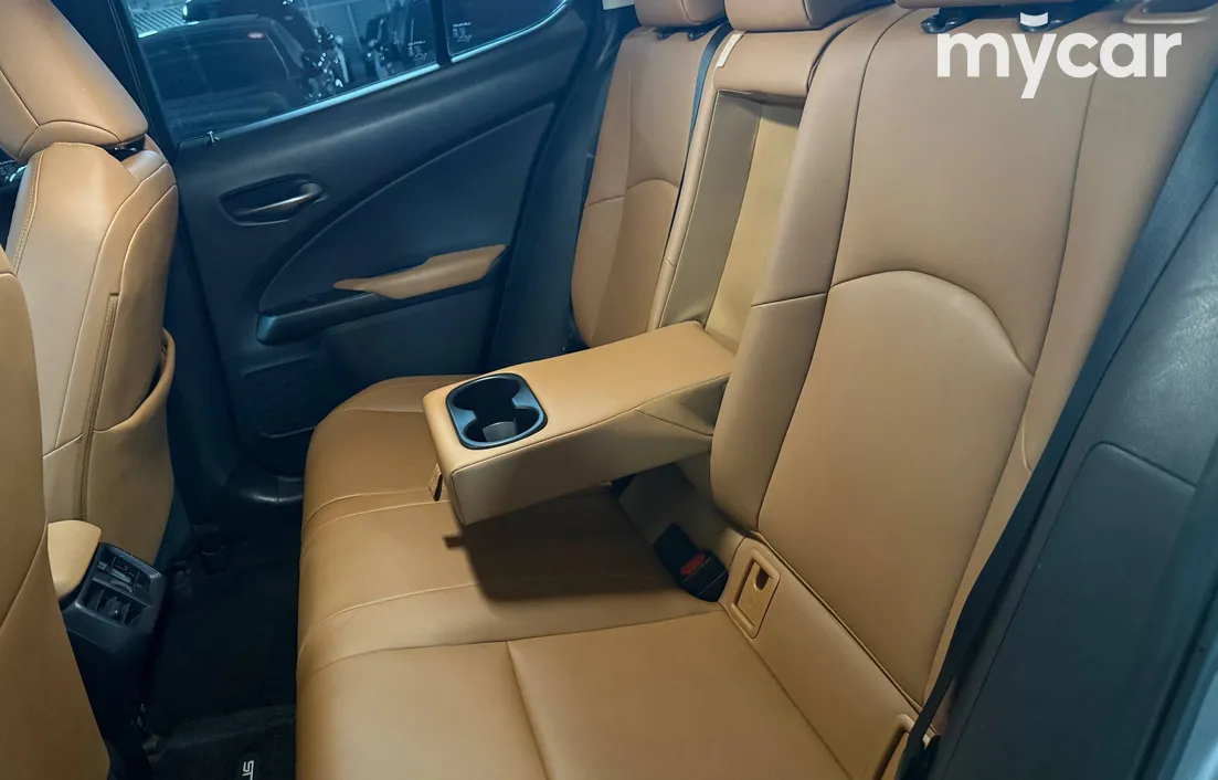 Lexus UX 2020