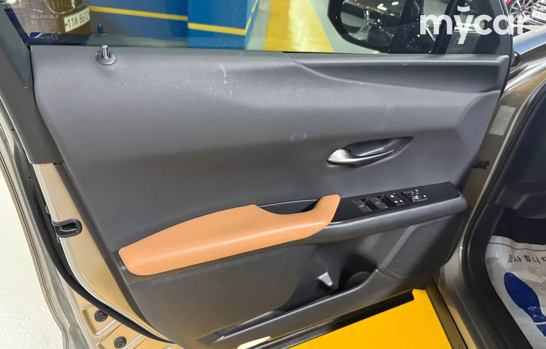 Lexus UX 2020