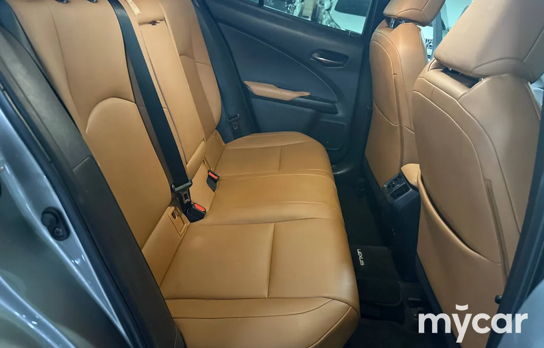 Lexus UX 2020