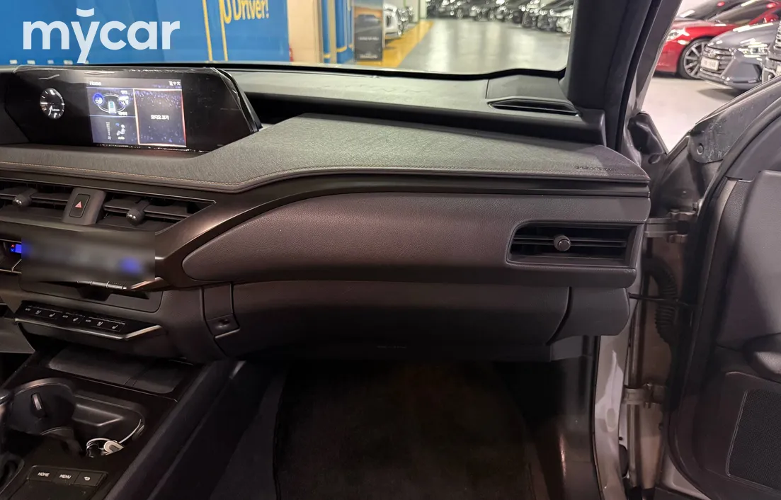 Lexus UX 2020