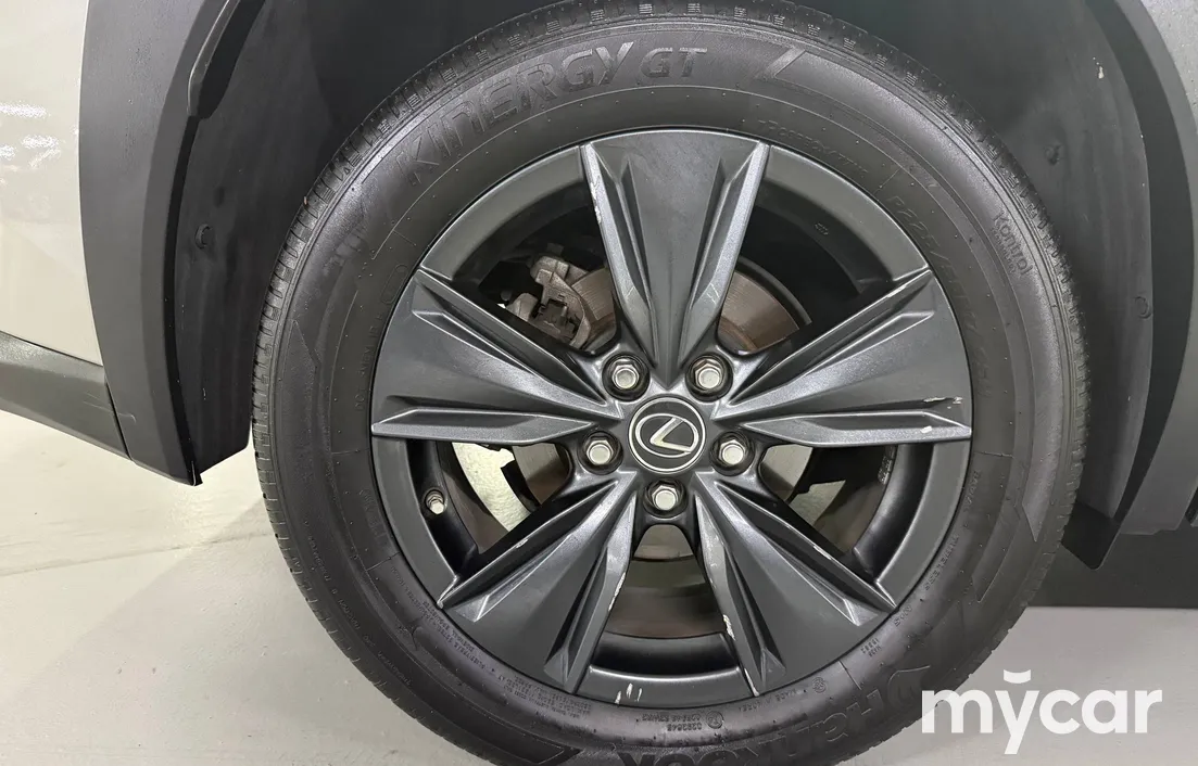Lexus UX 2020