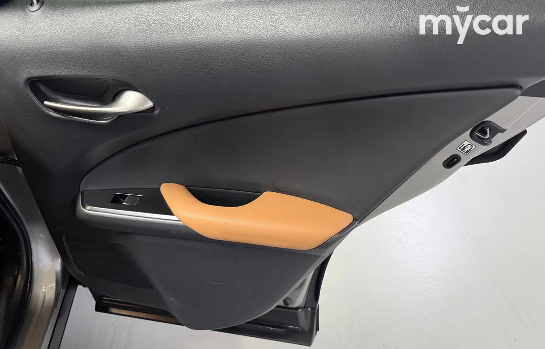 Lexus UX 2020
