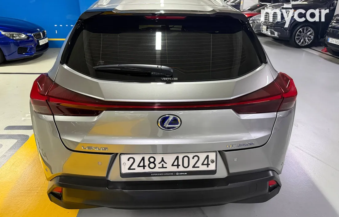 Lexus UX 2020