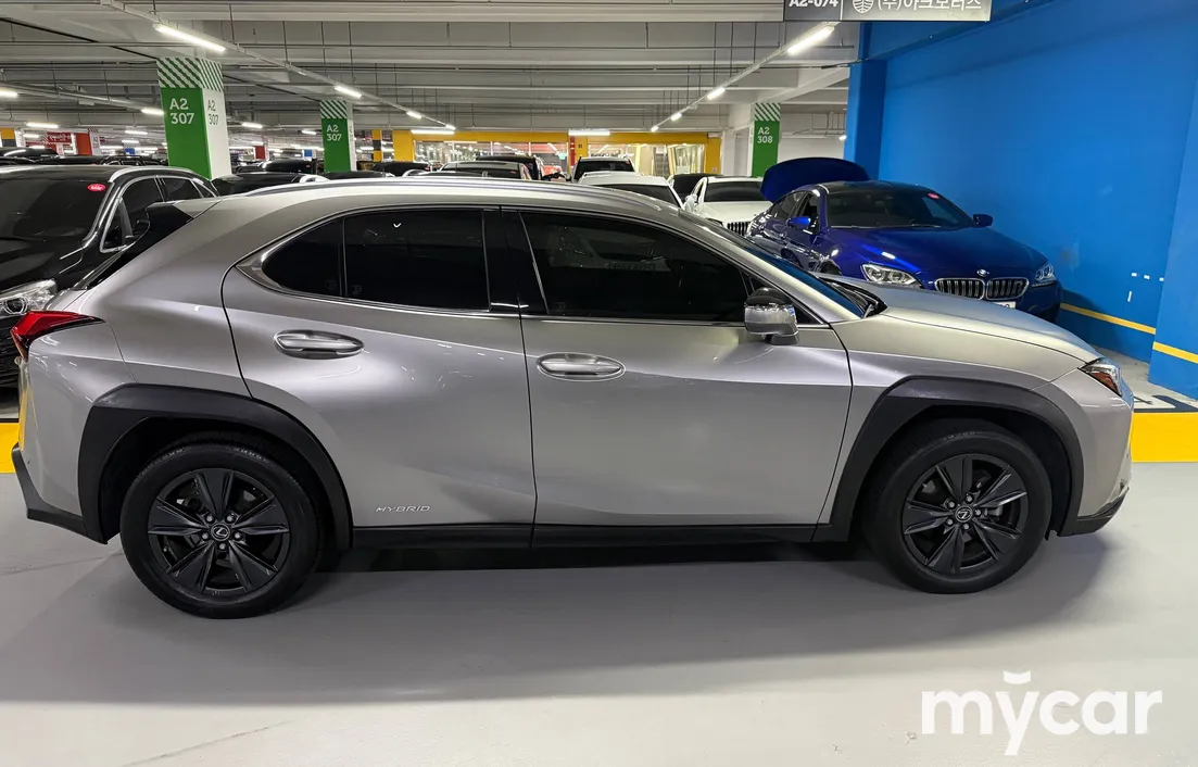 Lexus UX 2020