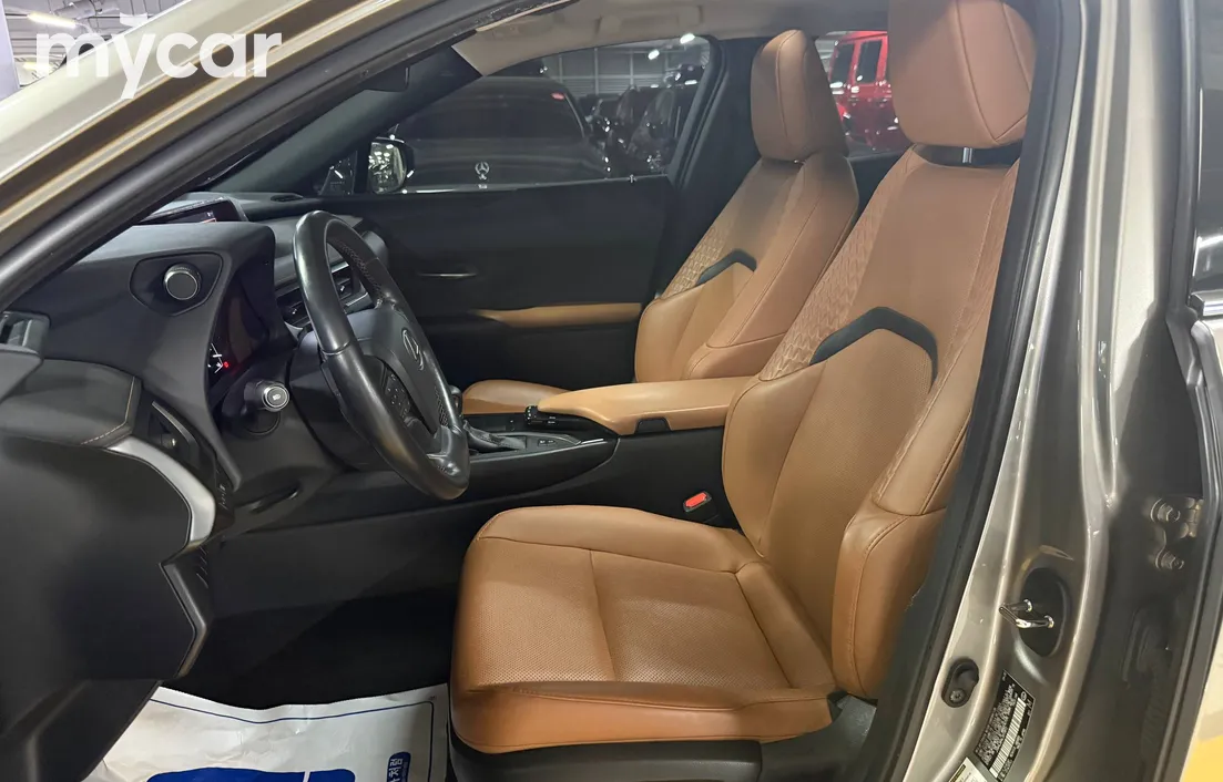 Lexus UX 2020