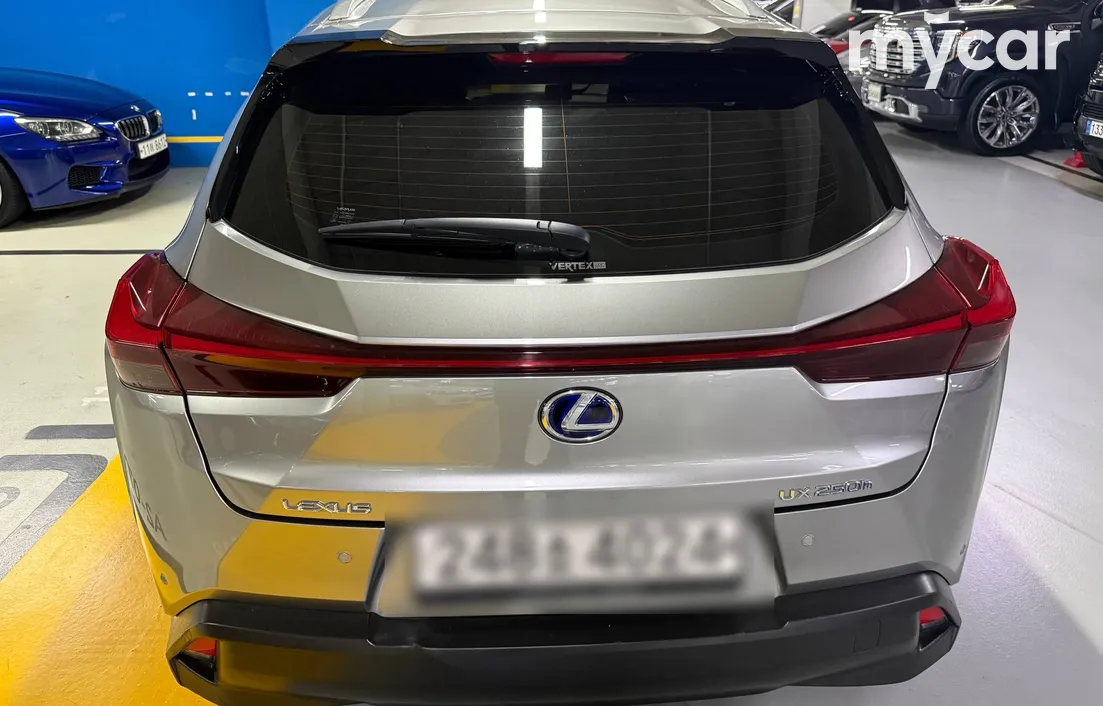 Lexus UX 2020