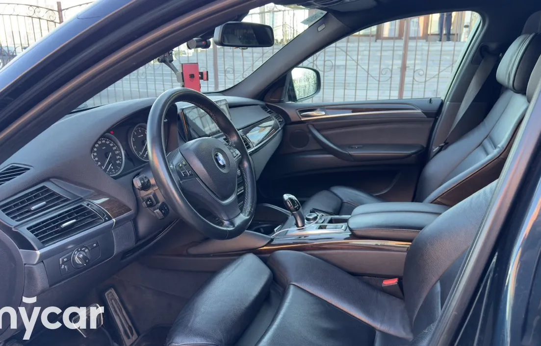 BMW X6 2013