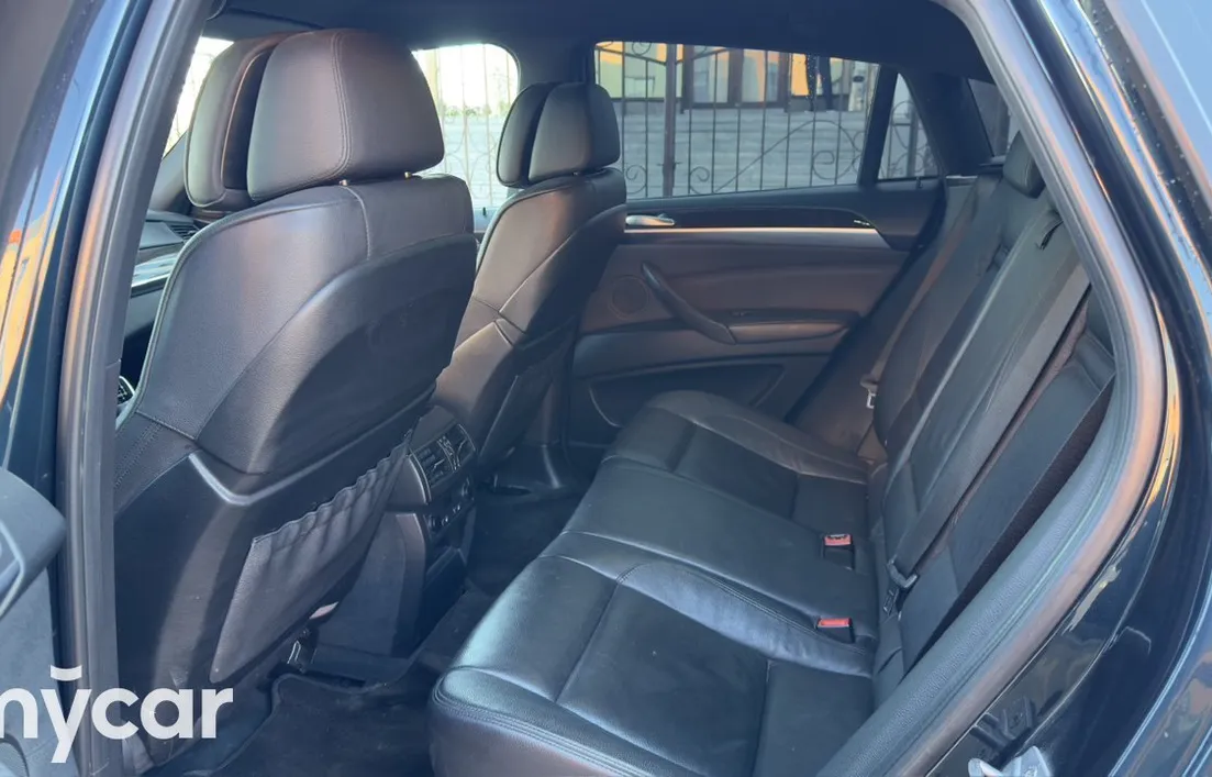 BMW X6 2013