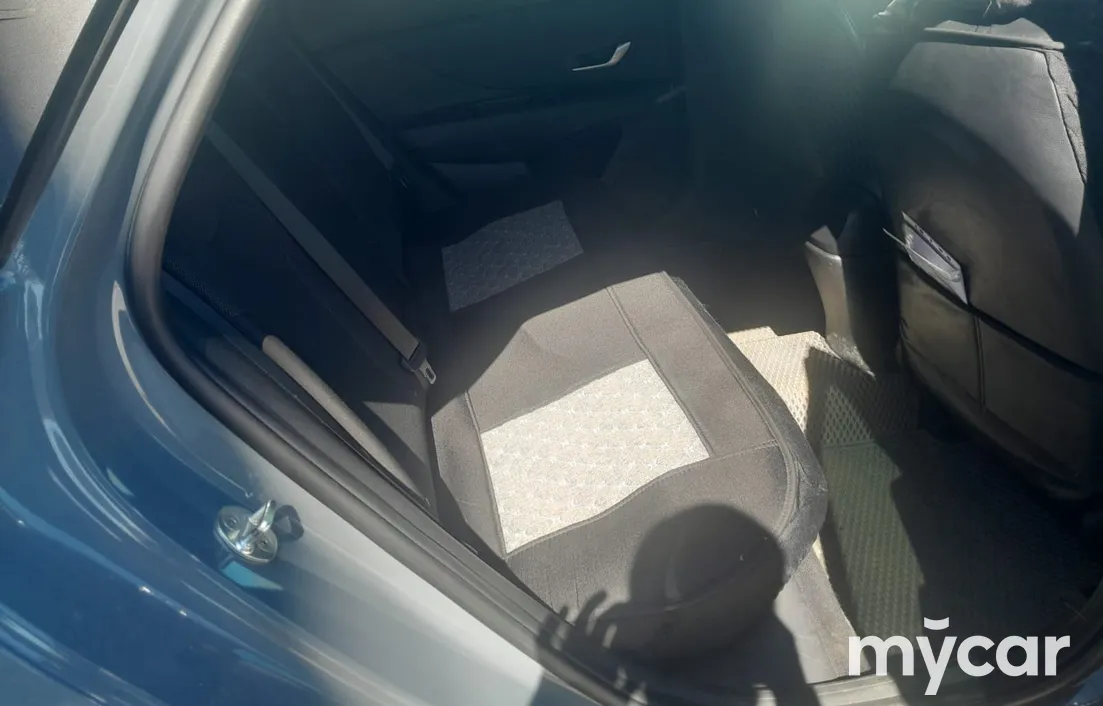 Hyundai Elantra 2022