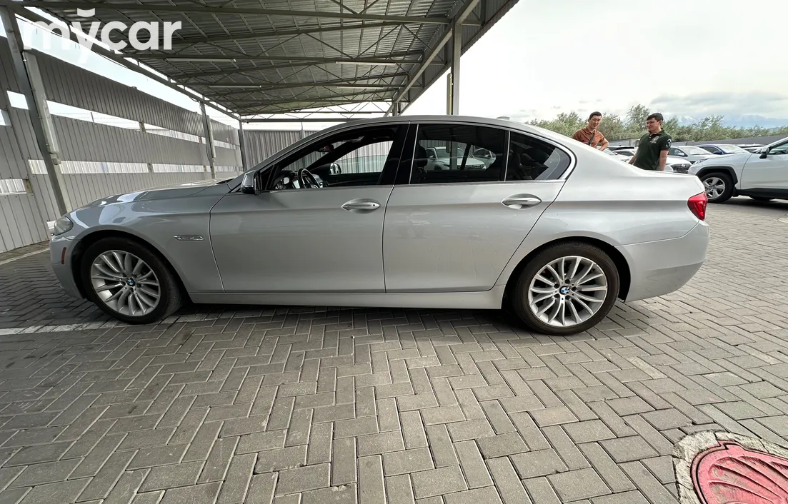 BMW 5 серия 2013