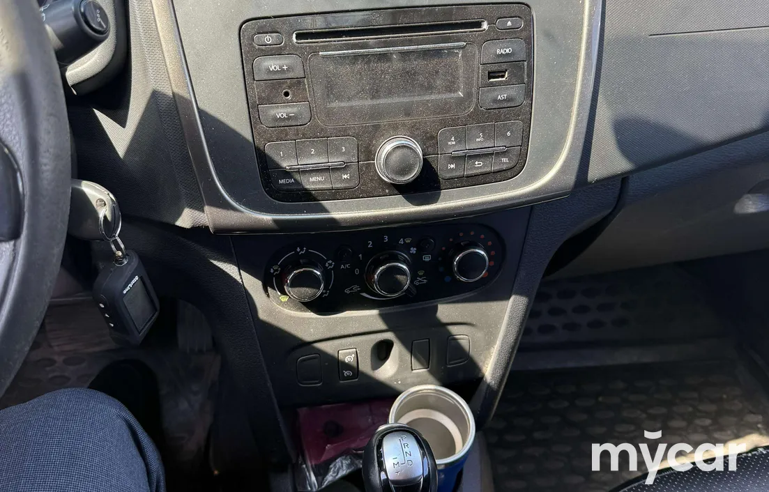Renault Sandero 2015