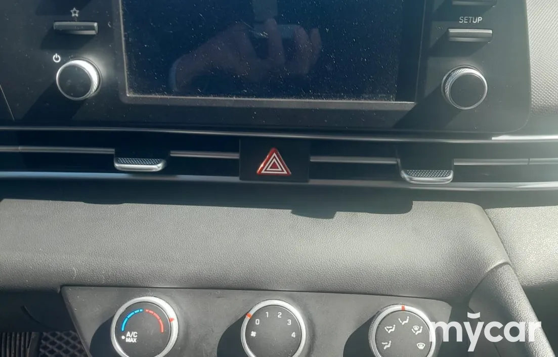 Hyundai Elantra 2022