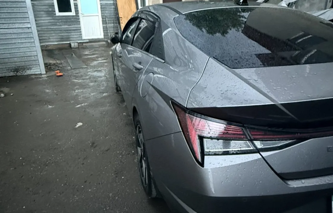 Hyundai Elantra 2022
