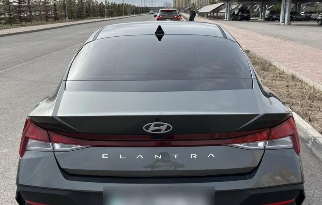Hyundai Elantra 2025