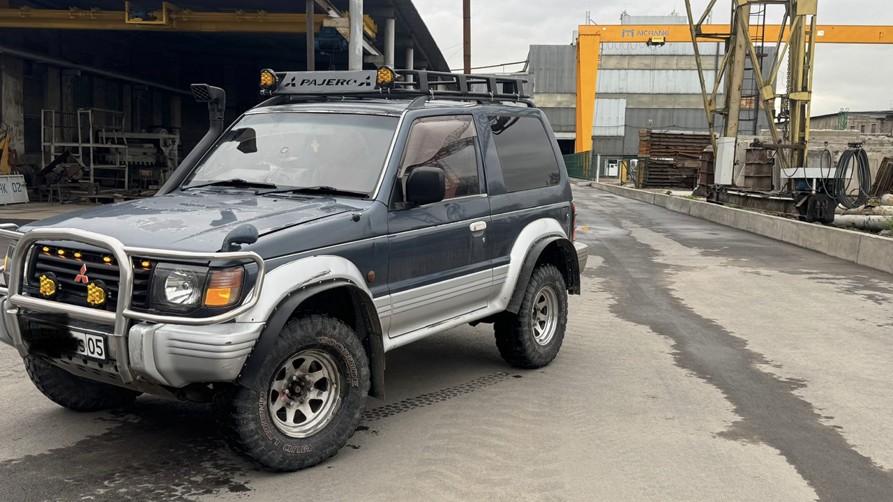 Mitsubishi Pajero 1993