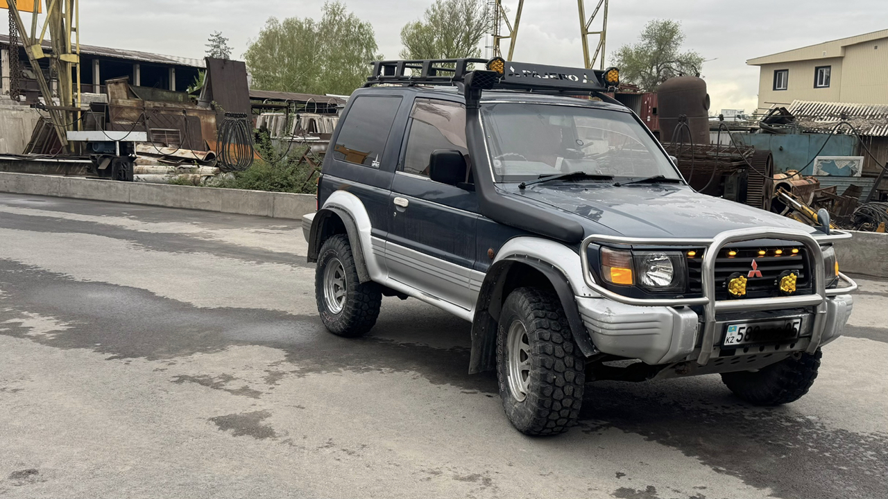 Mitsubishi Pajero 1993