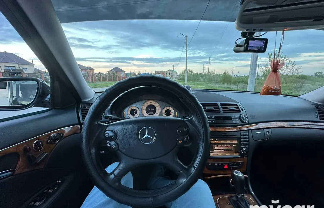 Mercedes-Benz E-Класс 2008