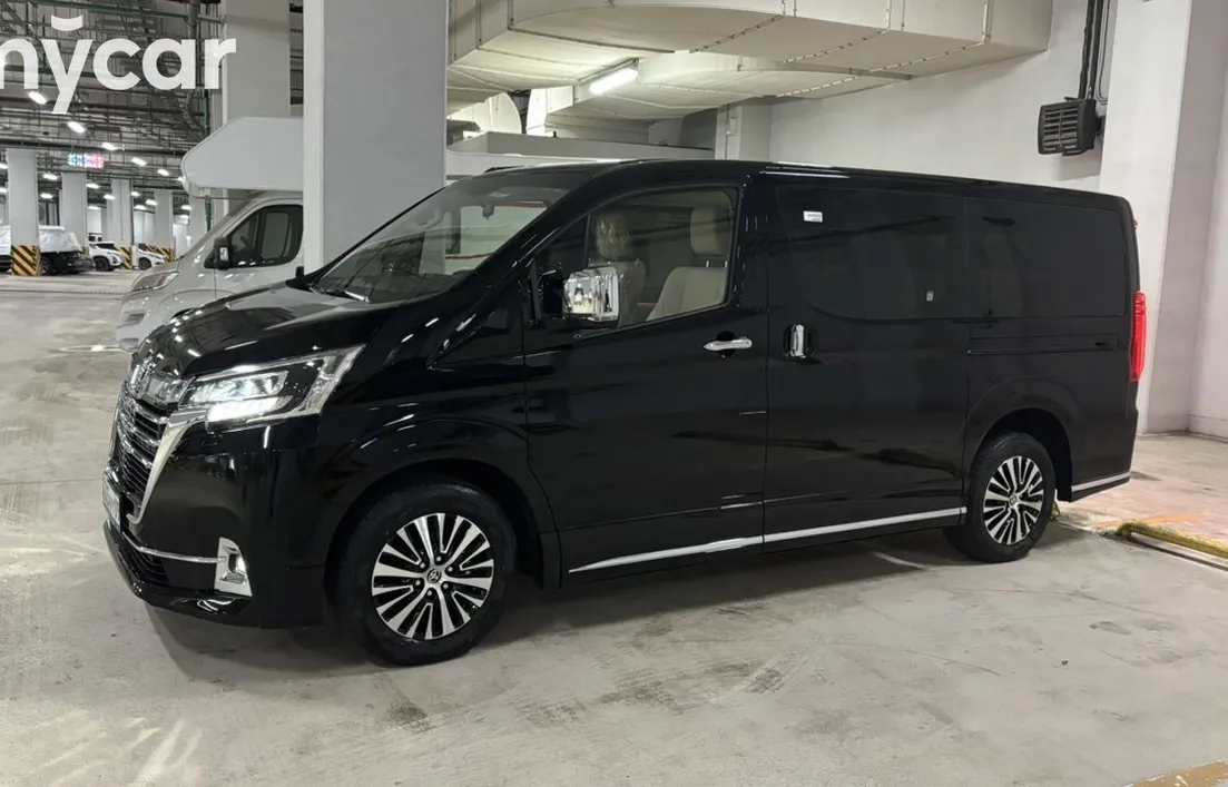 Toyota Granvia 2025
