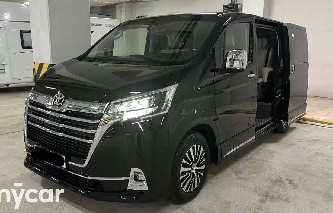 Toyota Granvia 2025