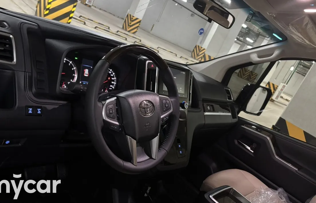 Toyota Hiace 2025