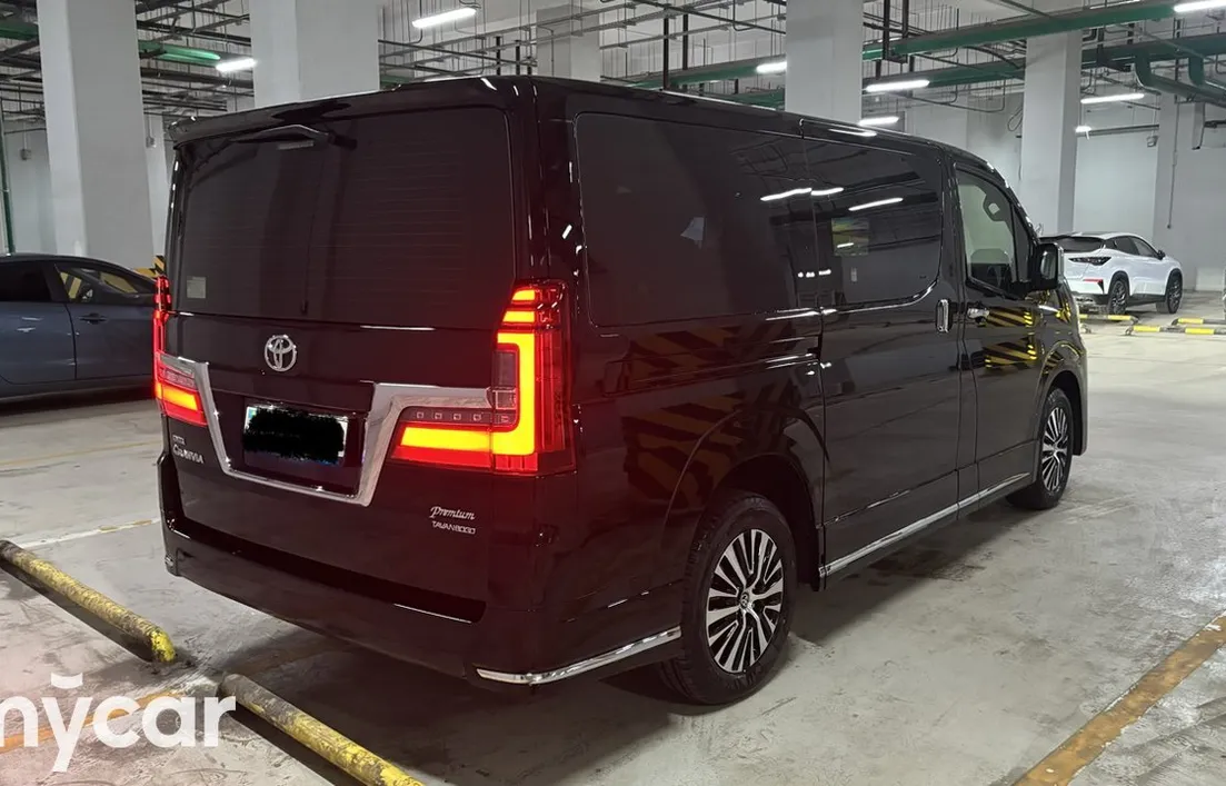 Toyota Hiace 2025