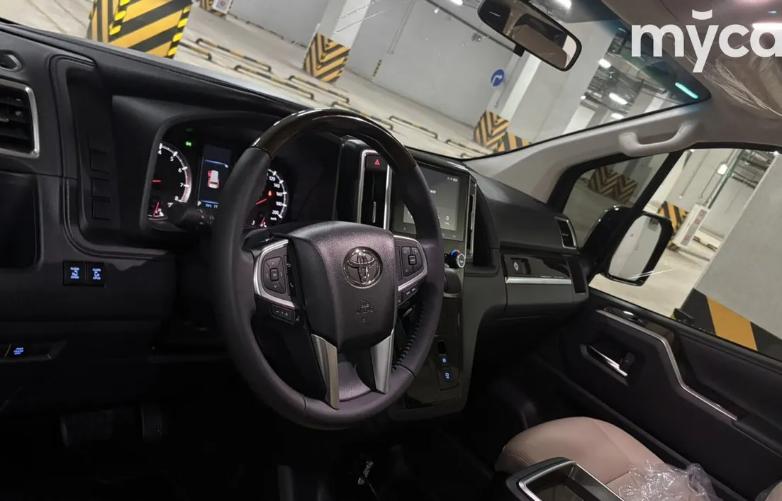 Toyota Granvia 2025