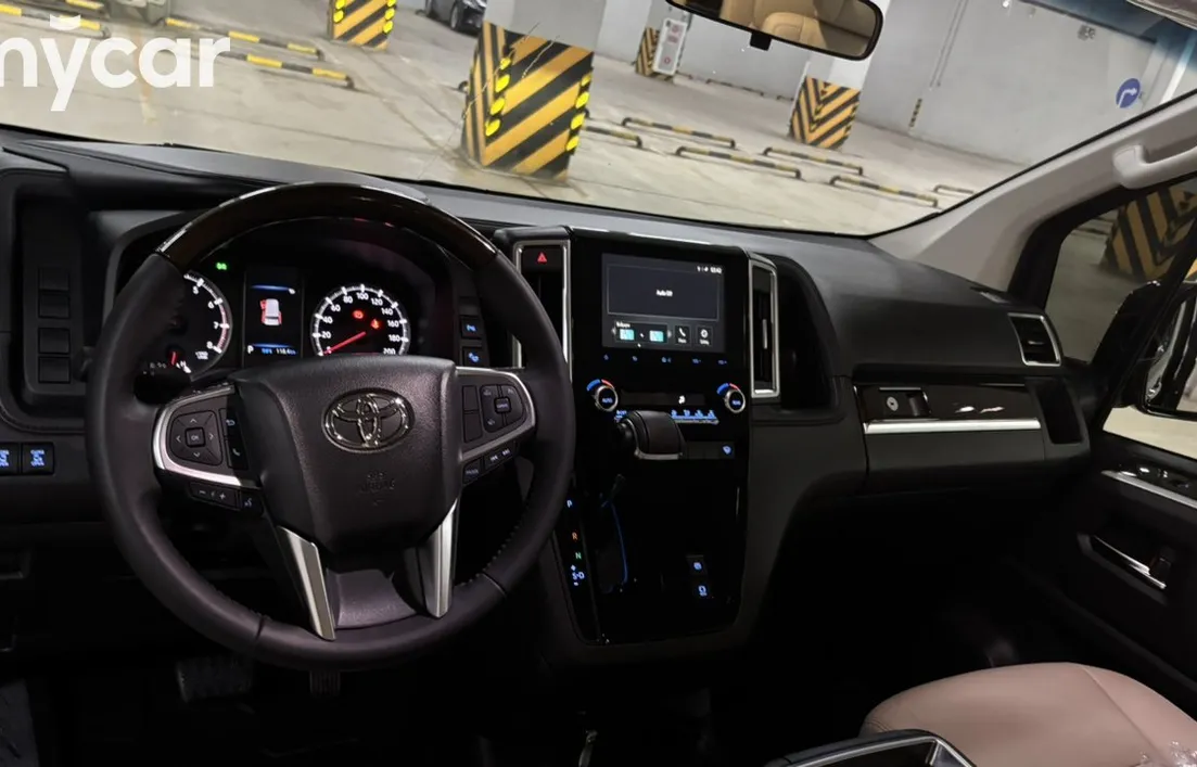 Toyota Granvia 2025