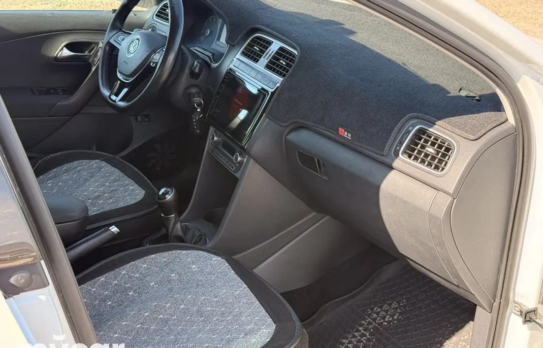Volkswagen Polo 2015