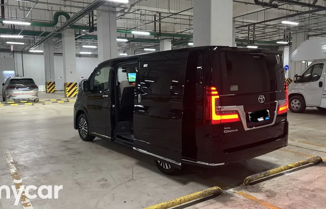 Toyota Hiace 2025
