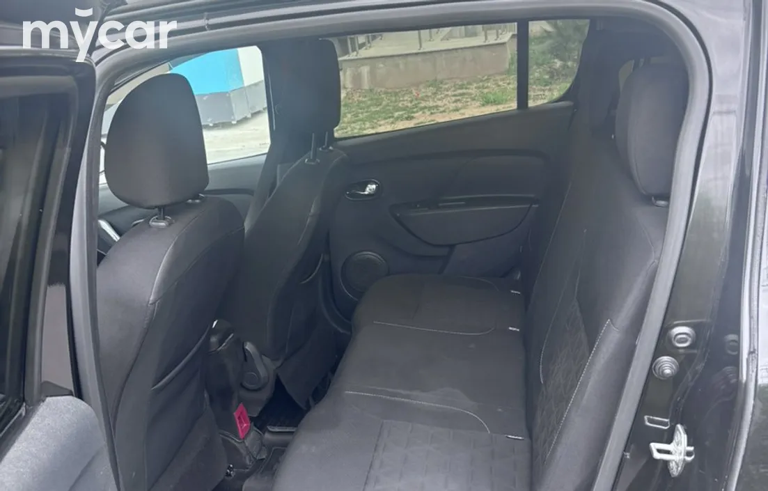 Renault Sandero 2015