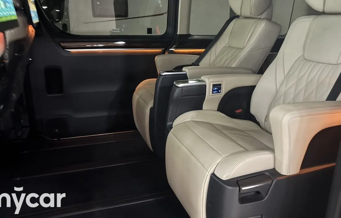 Toyota Hiace 2025