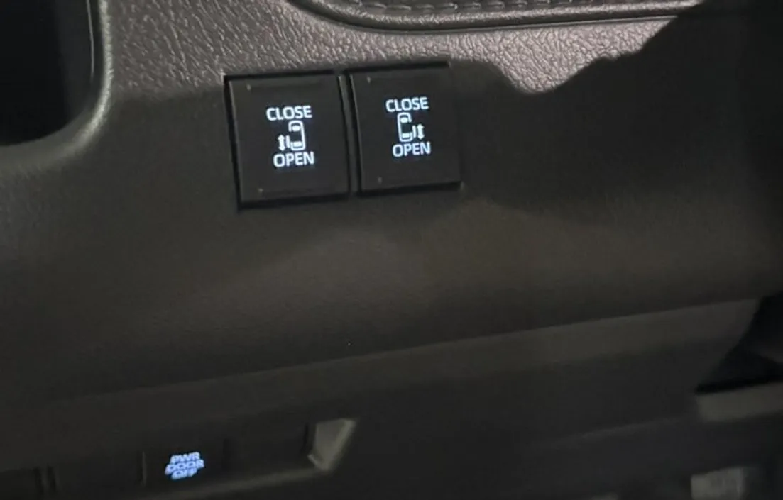 Toyota Granvia 2025