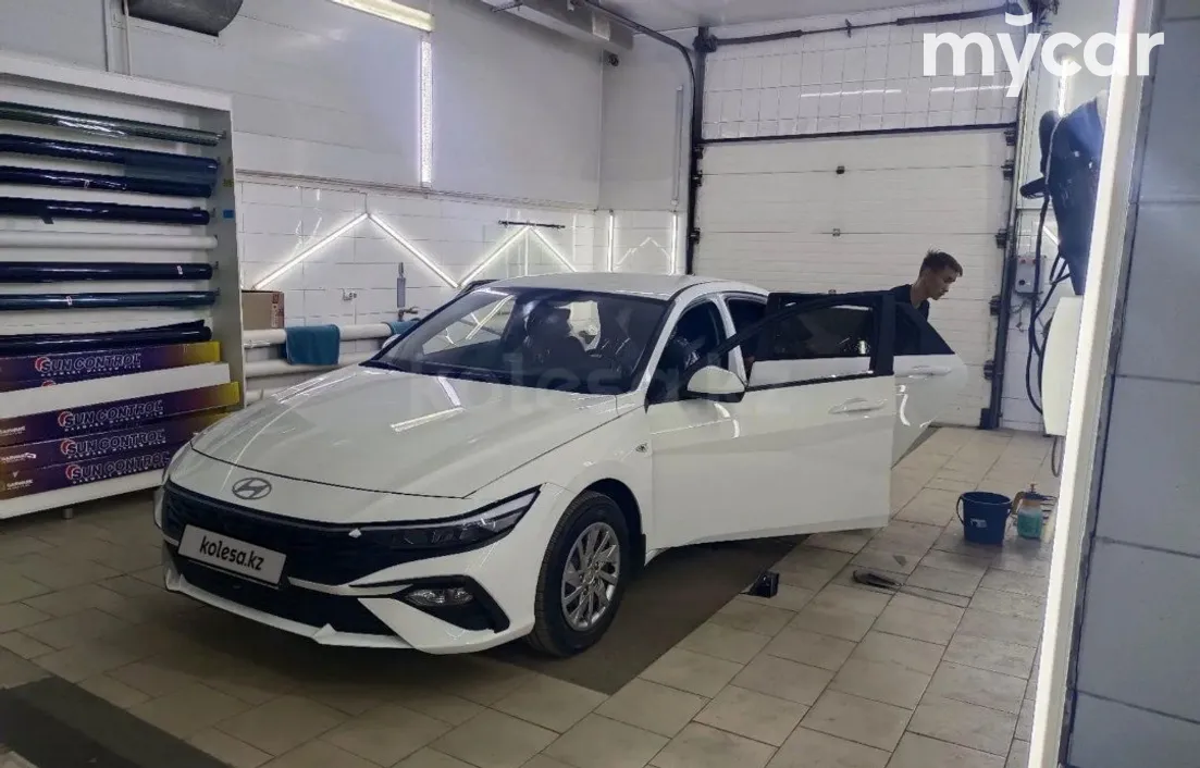 Hyundai Elantra 2024