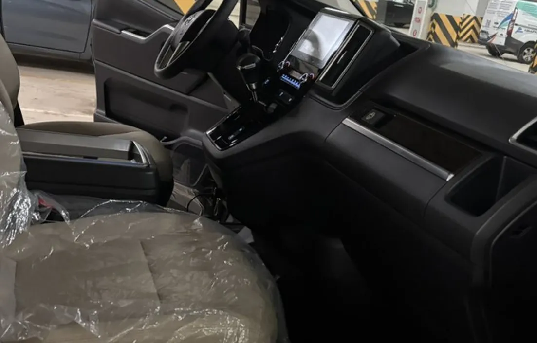 Toyota Granvia 2025