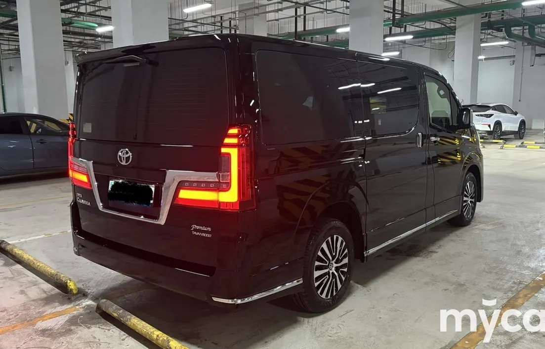 Toyota Granvia 2025
