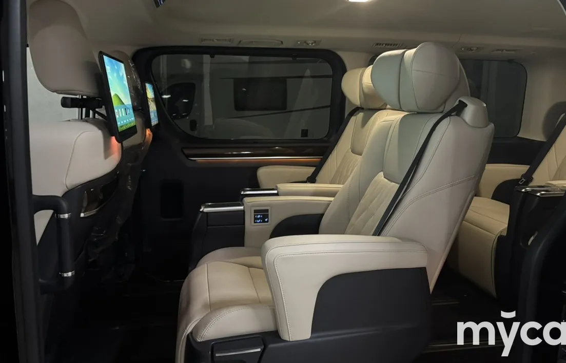 Toyota Hiace 2025