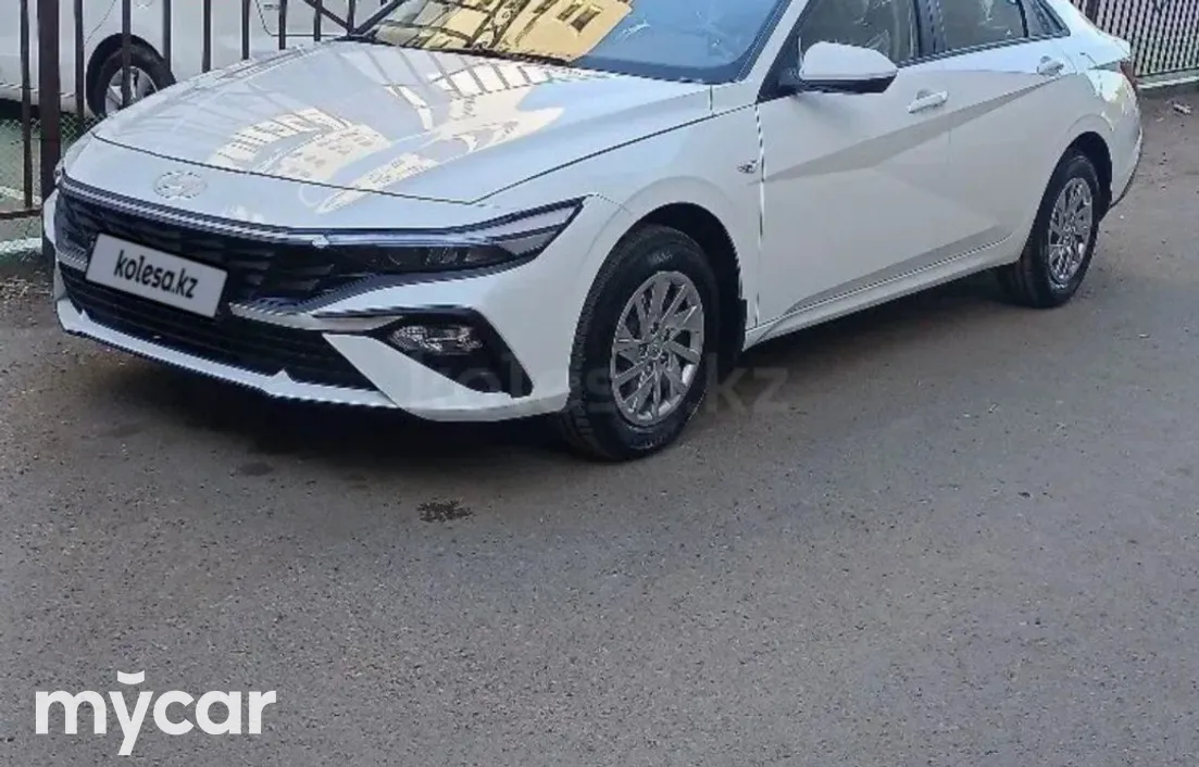 Hyundai Elantra 2024