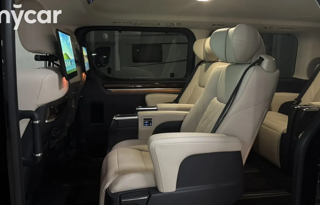 Toyota Granvia 2025