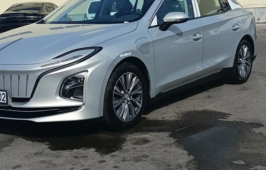 Hongqi E-QM5 2024