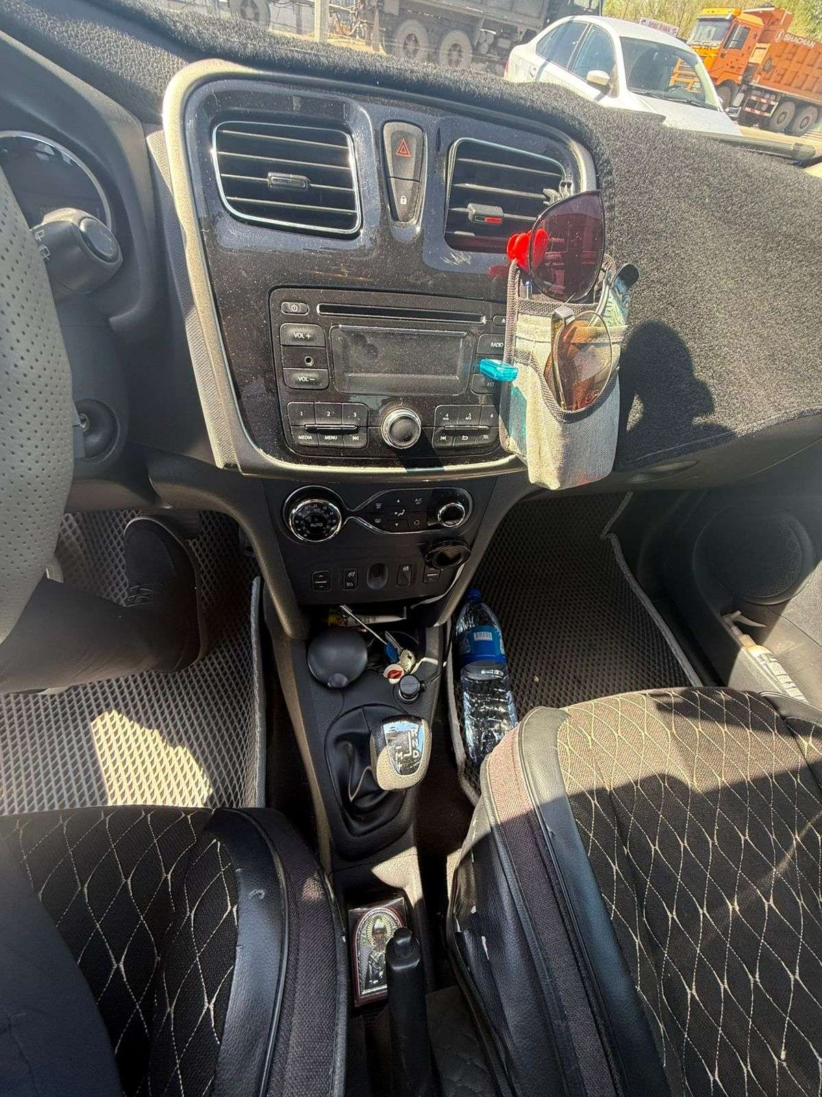 Renault Sandero 2015