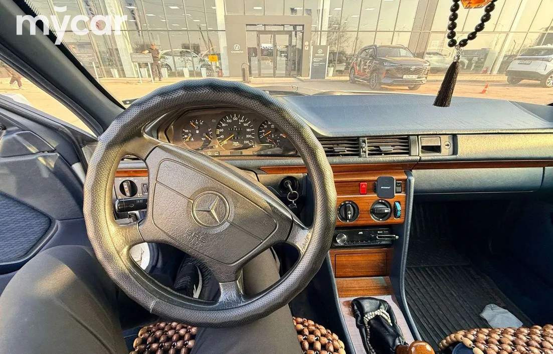Mercedes-Benz E-Класс 1991